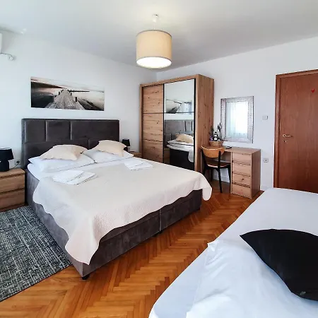 Frano Apartamento Dramalj